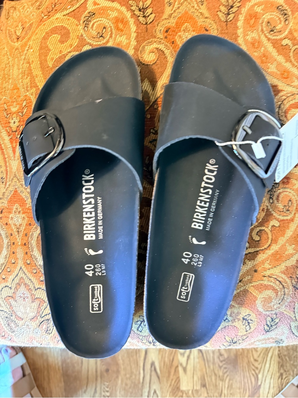 Birkenstock NWT Black Slide w/silver buckle. Soft Footbed. Size 40 - Picture 8 of 13